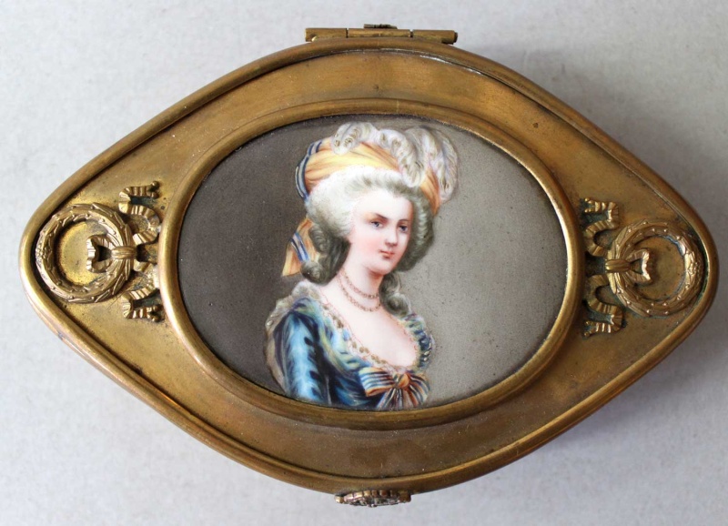 Collection : miniatures de Marie Antoinette et de ses proches - Page 6 Zzzzz10