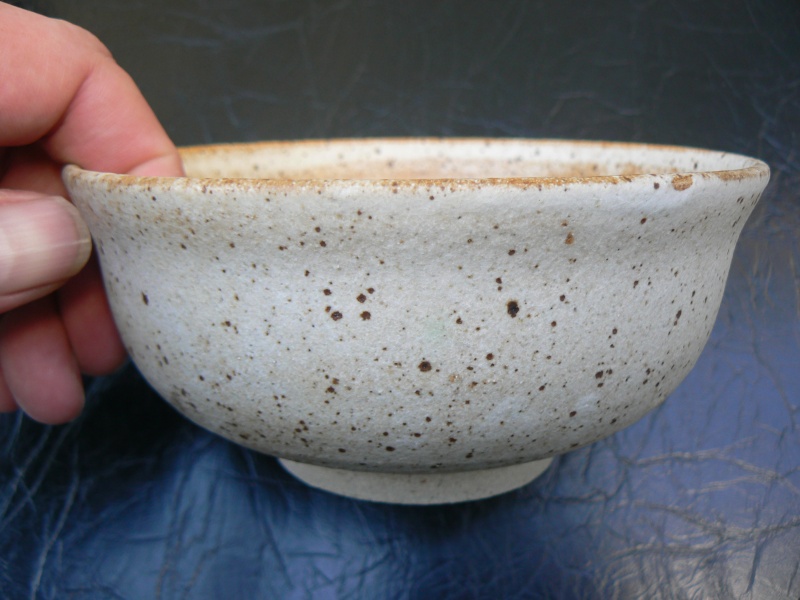 Rustic stoneware bowl, Irish? Stephanie Redfern? - BS or SB mark? P1180421