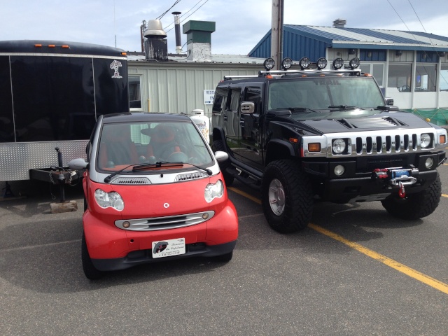 Hummer H2, gros ou!!! comparaison... Img_0315