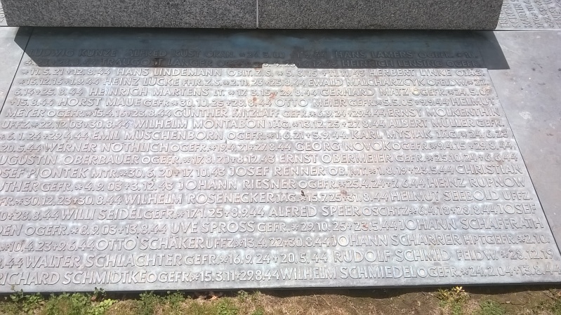  cimetière militaire allemand 39-45  Ploudaniel - Lesneven  Wp_20188