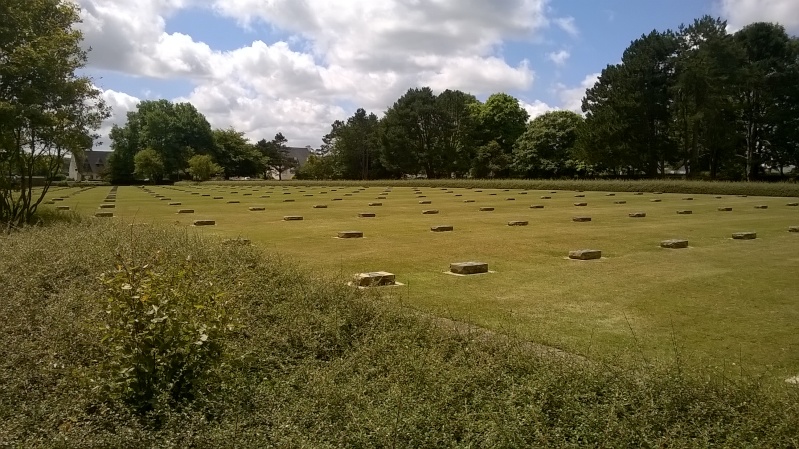  cimetière militaire allemand 39-45  Ploudaniel - Lesneven  Wp_20192