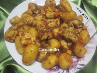 Sauté de dinde aux p de terre en sauce.photos. 11695010