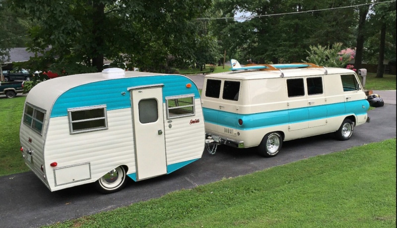 Vans with retro trailer! _2015011
