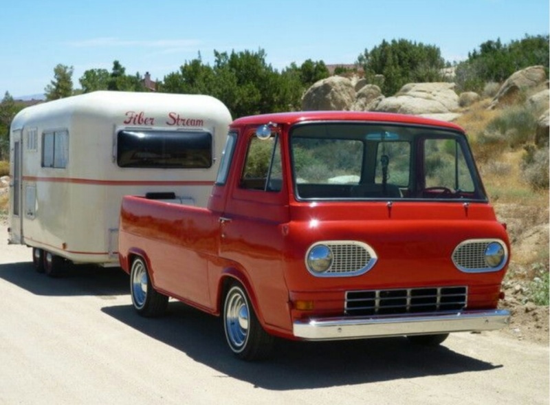 Vans with retro trailer! _2015013