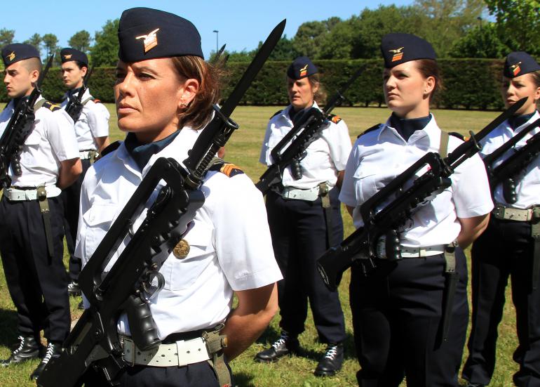 LES FORCES AERIENNES URUGUAYENNES SE FEMINISENT French11
