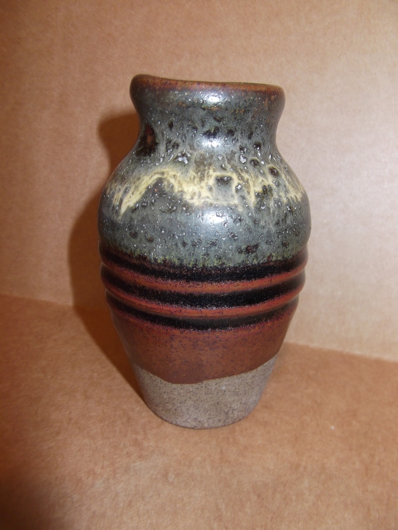 Small studio pottery vase R mark and others Dscf5418