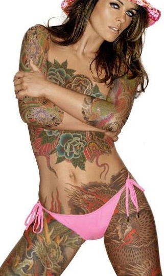 CHARME - Les plus belles femmes sont tatouées... - Page 4 27110
