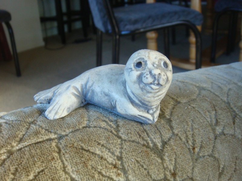 Who made this gorgeous little seal pup with stamp on base? Dsc06313