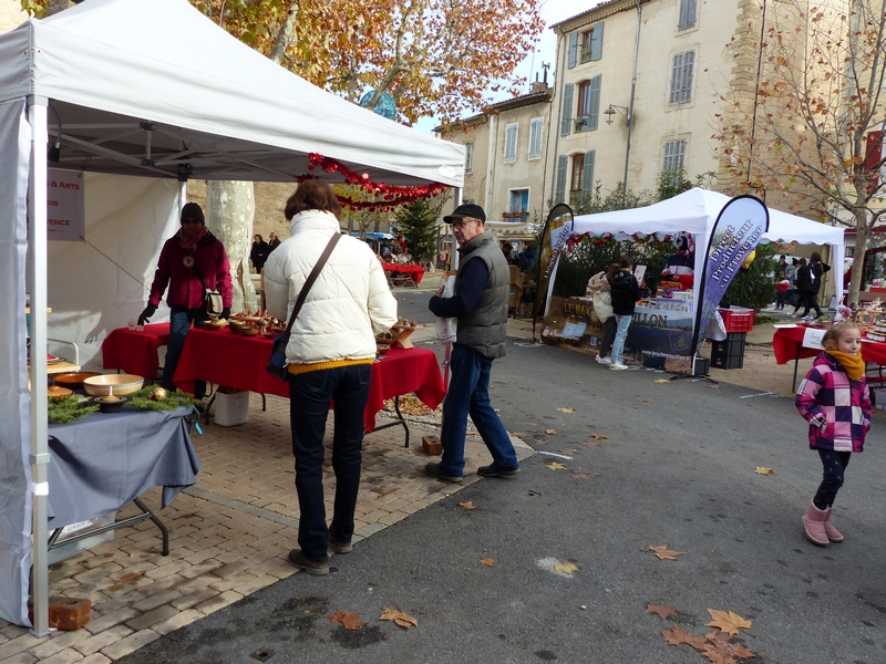 Marché de Noël de La Tour d'Aigues du dimanche 11 décembre 2022 2-stan10