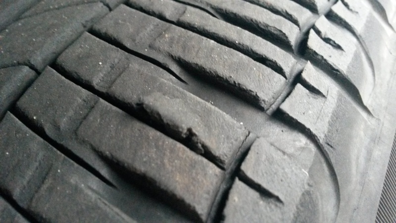 Gomme sur les pneus avant qui s'arrache - Page 2 20150811