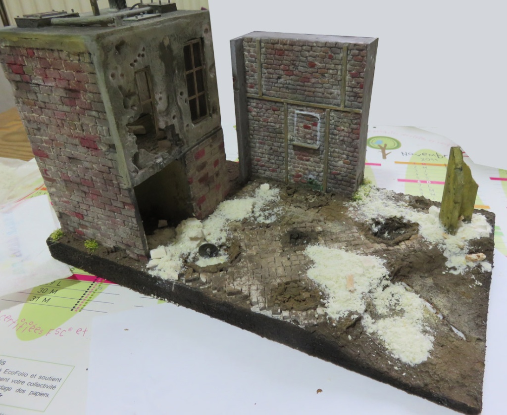 Mur d'usine _ Stalingrad Septembre 42 _ Victoire __1/35 - Page 2 15072312