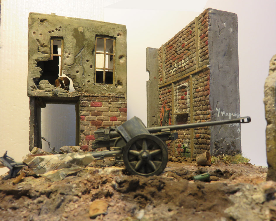 Mur d'usine _ Stalingrad  Septembre 42 _ Victoire __1/35 - Page 3 15072717