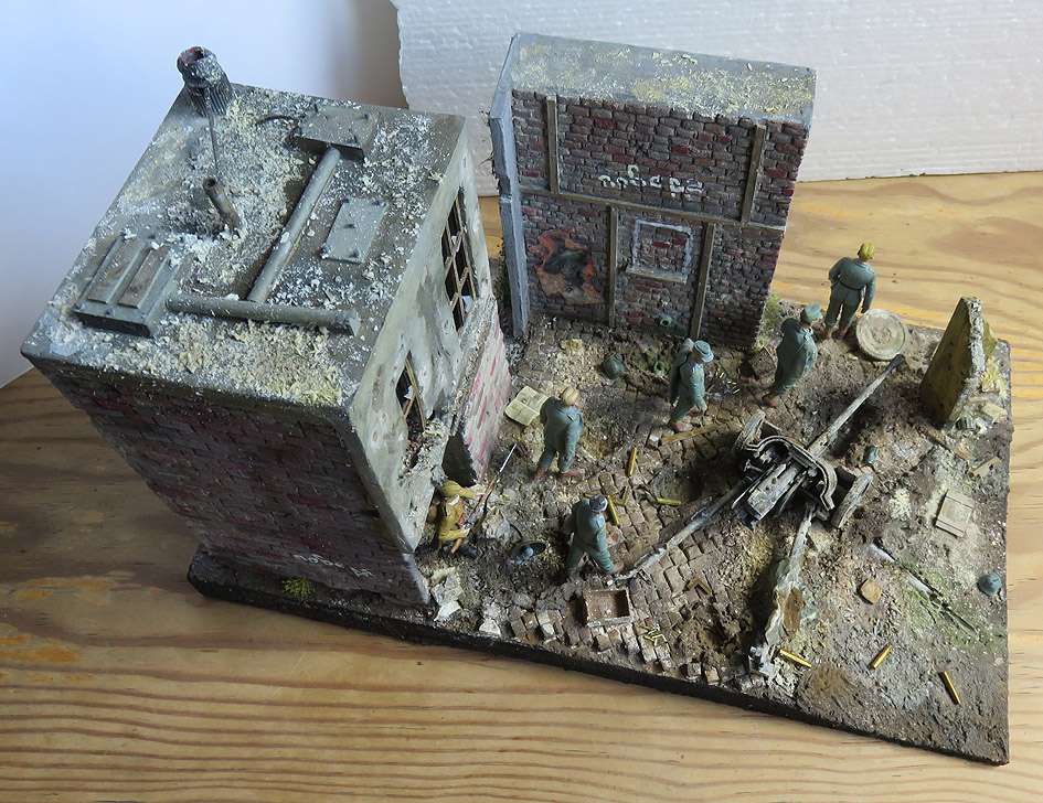 Mur d'usine _ Stalingrad Septembre 42 _ Victoire __1/35 - Page 4 15080410