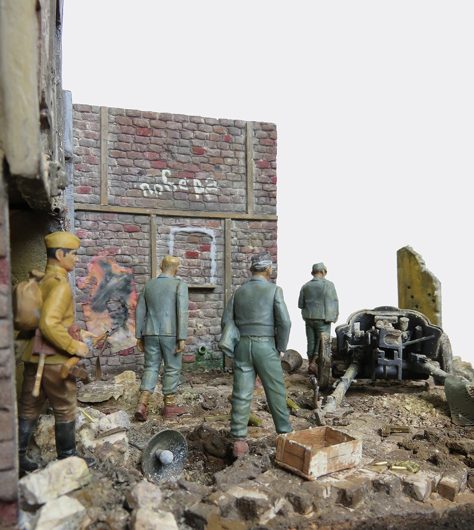 Mur d'usine _ Stalingrad Septembre 42 _ Victoire __1/35 - Page 4 15080413