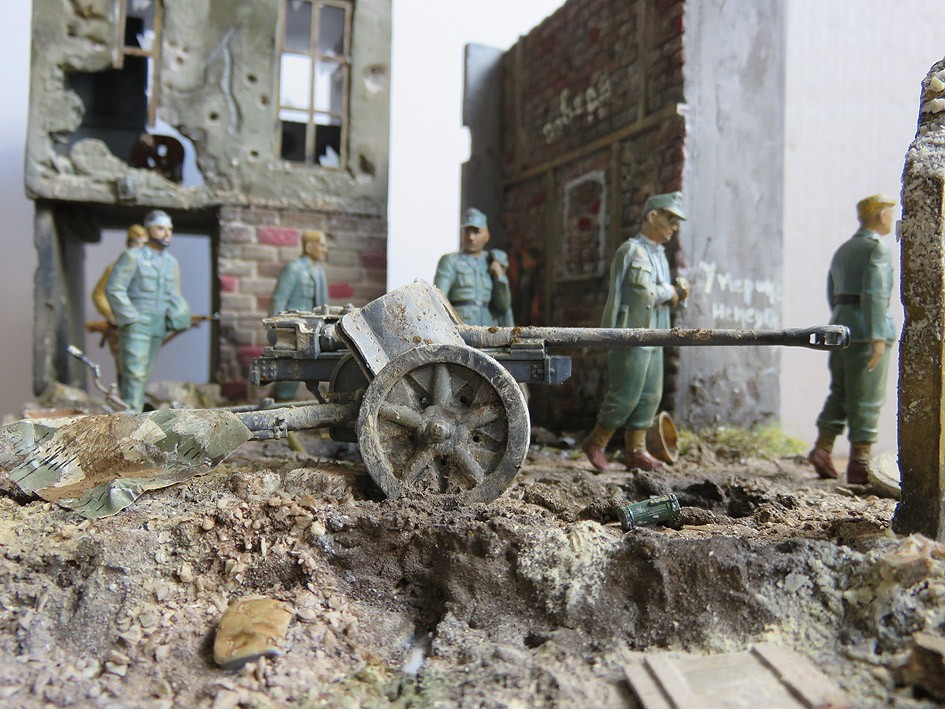 Mur d'usine _ Stalingrad Septembre 42 _ Victoire __1/35 - Page 4 15080416