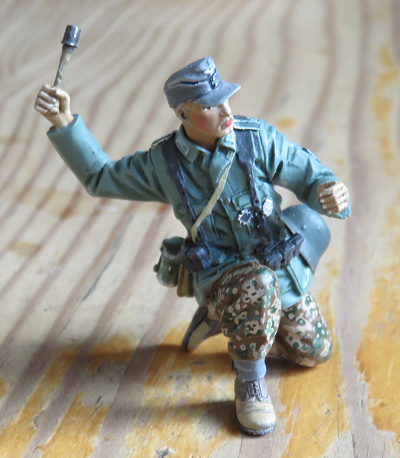 Mur d'usine _ Stalingrad Septembre 42 _ Victoire __1/35 - Page 4 15080420