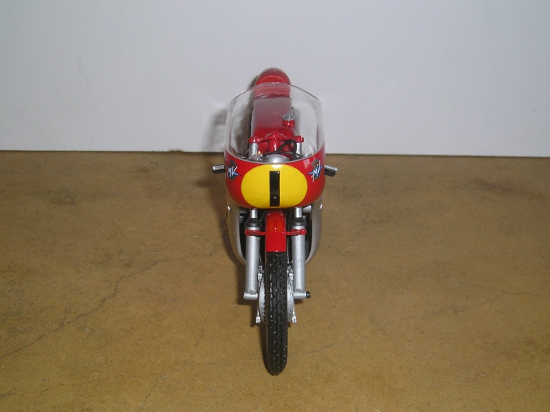 [PROTAR] Mes motos de courses 1/9ème ...  P5020114