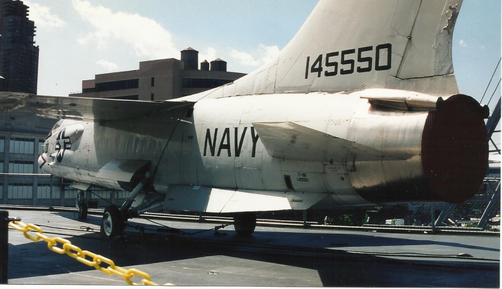 USS Intrepid CV 11 (Port de New York) Chance11