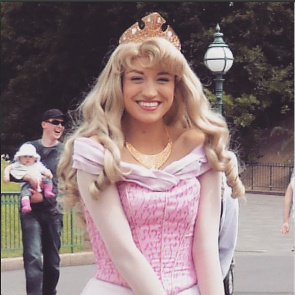 Vos photos avec les Personnages Disney - Page 13 Aurore15