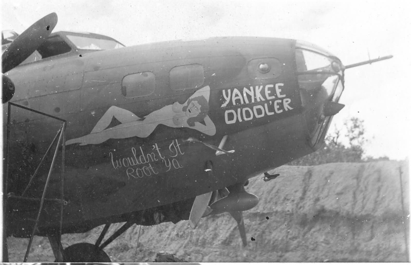 nose art WW II B-17e_10
