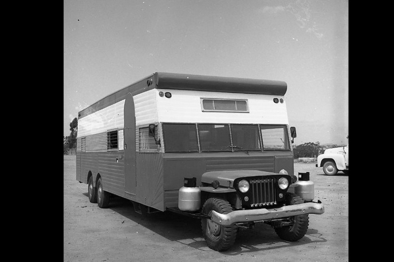 Le camping-car sur jeep que vous ne risquez pas de le voir sur une aire de services… Sans_153