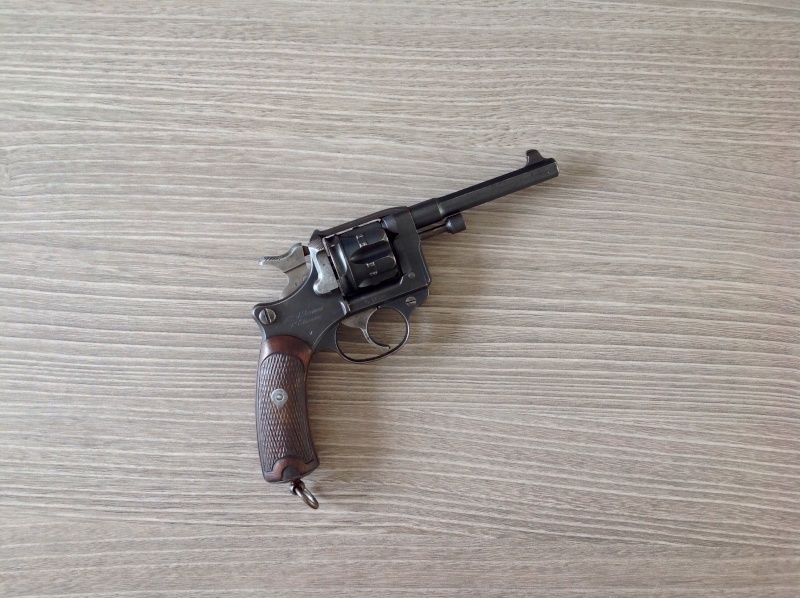 Revolver Mle 1892 Image14