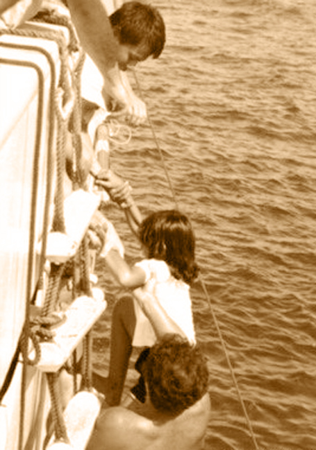 Thuyền Nhân &  một vài hình ảnh cứu người vượt biển  Thuyen10