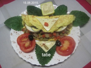  Omelette aux Petits Légumes et son œuf râpé.photos. Img_7512