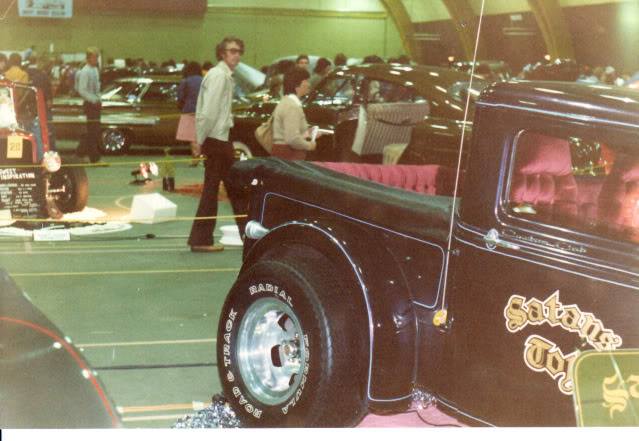 Vintage Car Show pics (50s, 60s and 70s) - Page 11 11008413