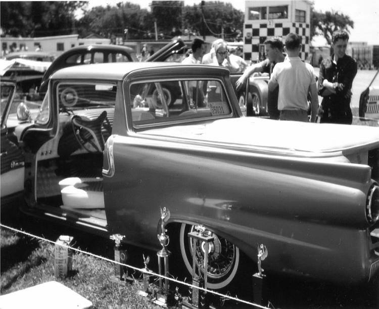Vintage Car Show pics (50s, 60s and 70s) - Page 14 11742714