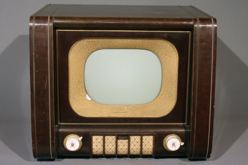 Téloches.... Vintage televisions - 1940s 1950s and 1960s tv - Page 3 Tveuro14