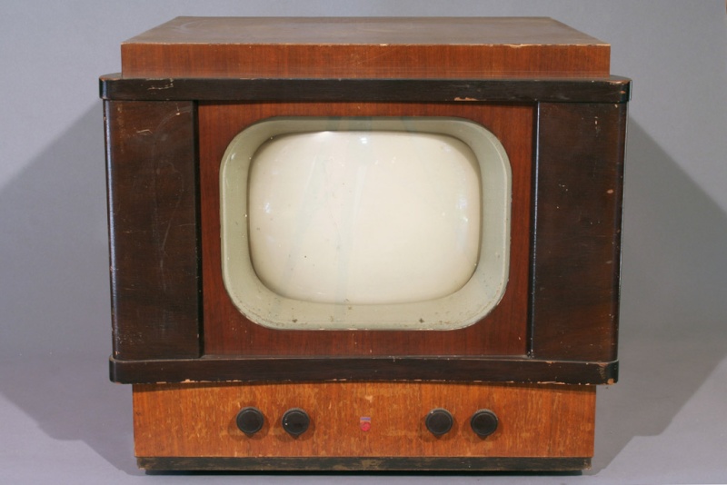 Téloches.... Vintage televisions - 1940s 1950s and 1960s tv - Page 3 Tvphil14
