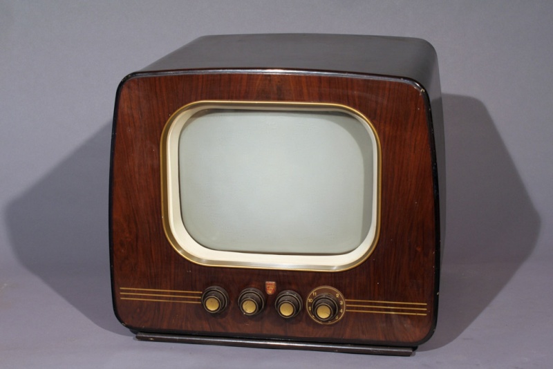 Téloches.... Vintage televisions - 1940s 1950s and 1960s tv - Page 3 Tvphil15