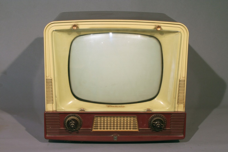 Téloches.... Vintage televisions - 1940s 1950s and 1960s tv - Page 3 Tvradi13