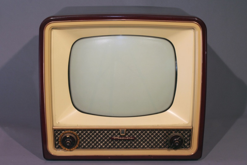 Téloches.... Vintage televisions - 1940s 1950s and 1960s tv - Page 3 Tvradi15
