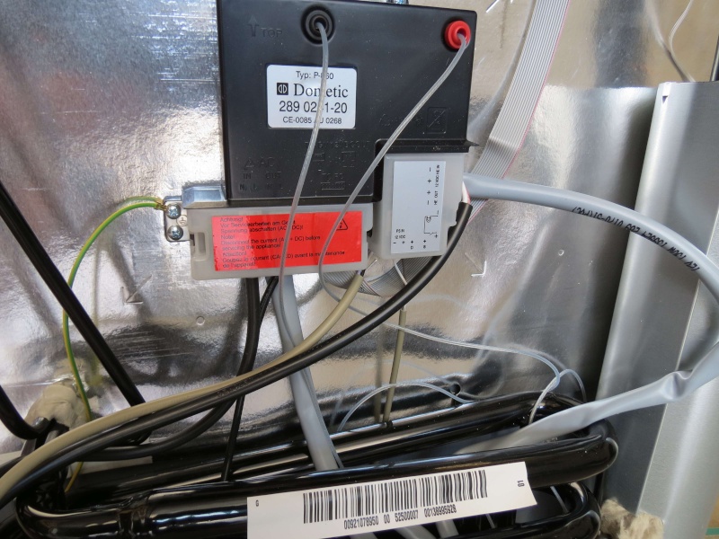 Réfrigérateur Dométic RM 8505 AES  neuf sorti du carton Img_9815