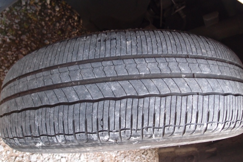 pneu usure exterieur - Gomme sur les pneus avant qui s'arrache - Page 2 P6134312
