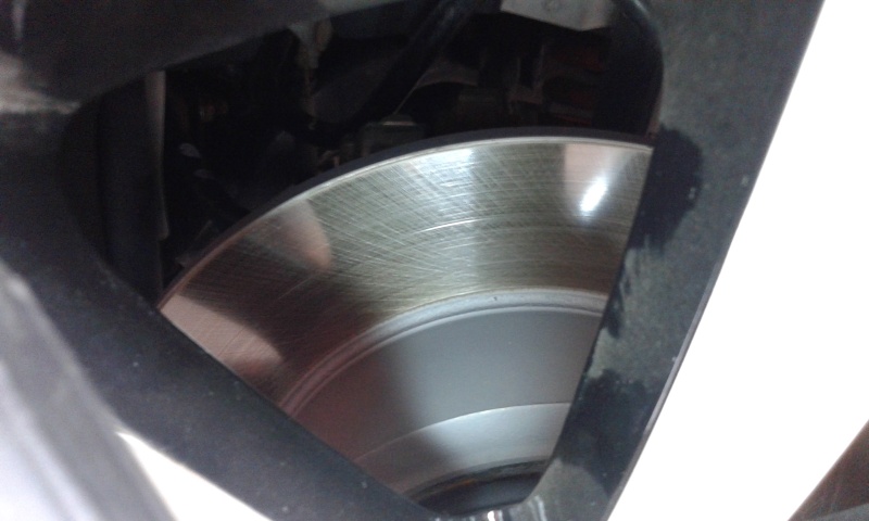 Rayure sur disque de frein neuf - Challenger SE V6 3.5L 20150713