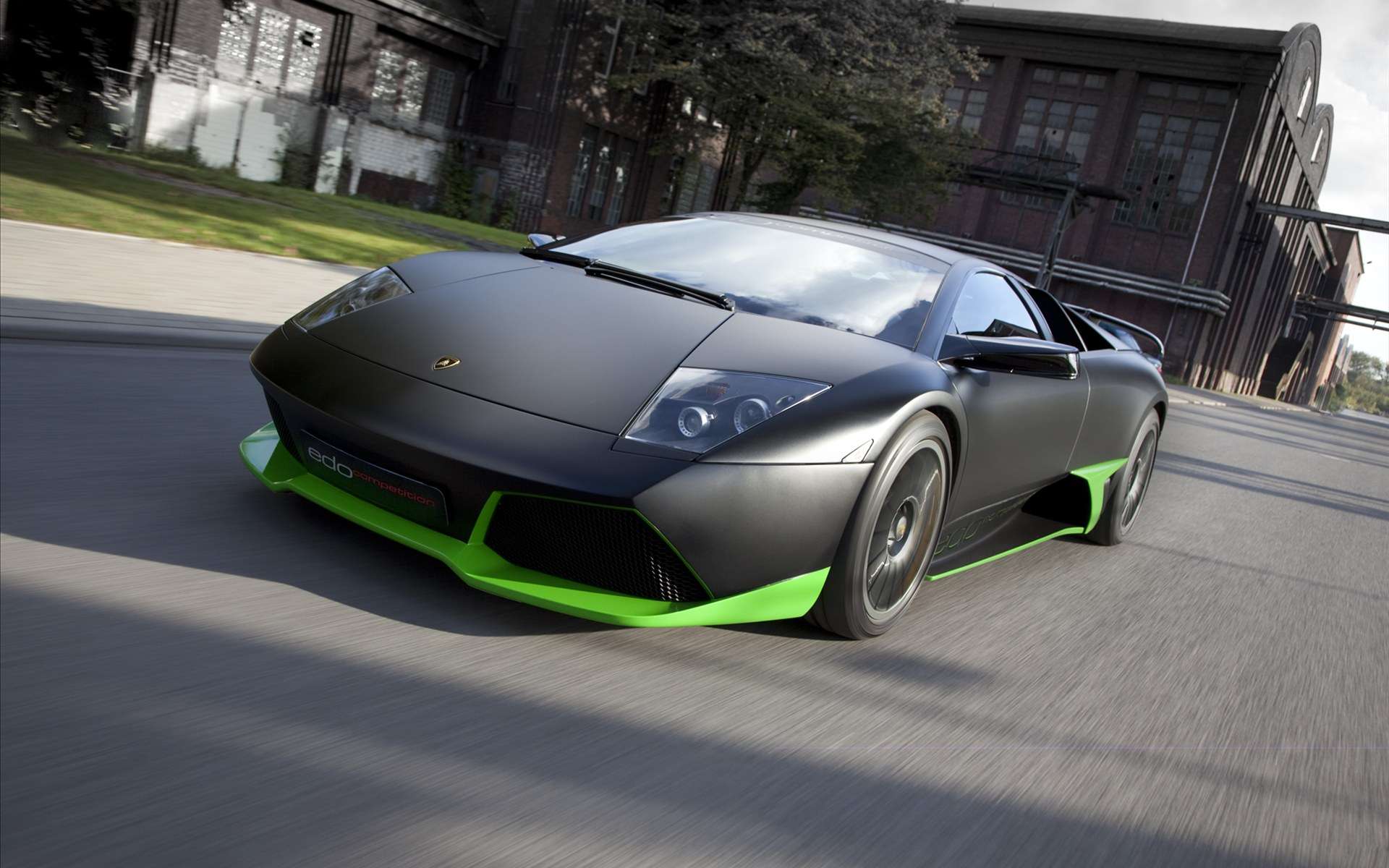 Vehicles - Lamborghini  9522_110