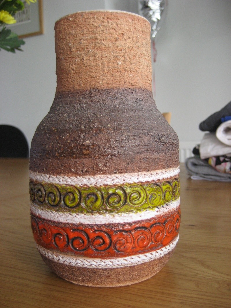 Vintage Lava Type Vase Marked 'Italy' but is it Bitossi? Img_0413