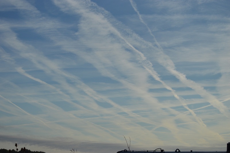 Regarder le ciel et partir en vacances !  27-8-110