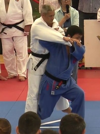 Deep Entry/Pivot Front vs. Back Entry/Foot in-front kuzushi Screen10