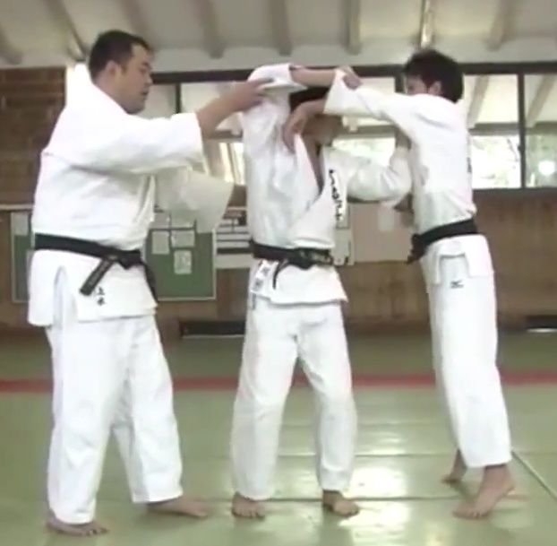 Deep Entry/Pivot Front vs. Back Entry/Foot in-front kuzushi Screen12