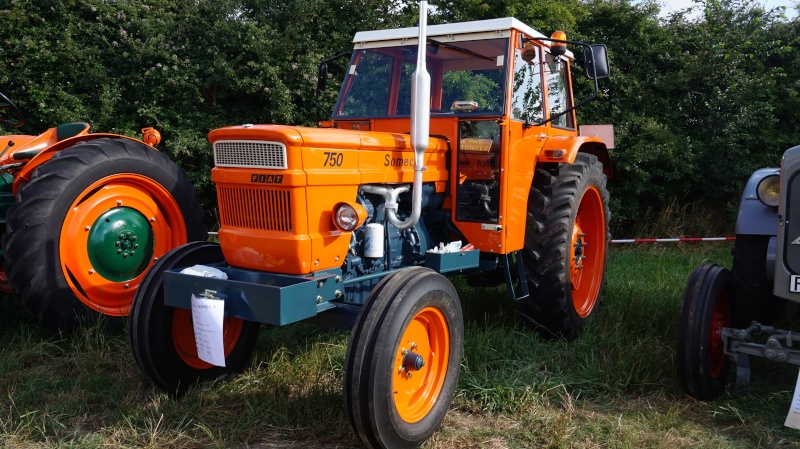59 SEC-BOIS (Nord) exposition de vieux tracteurs - Page 2 Dsc01410