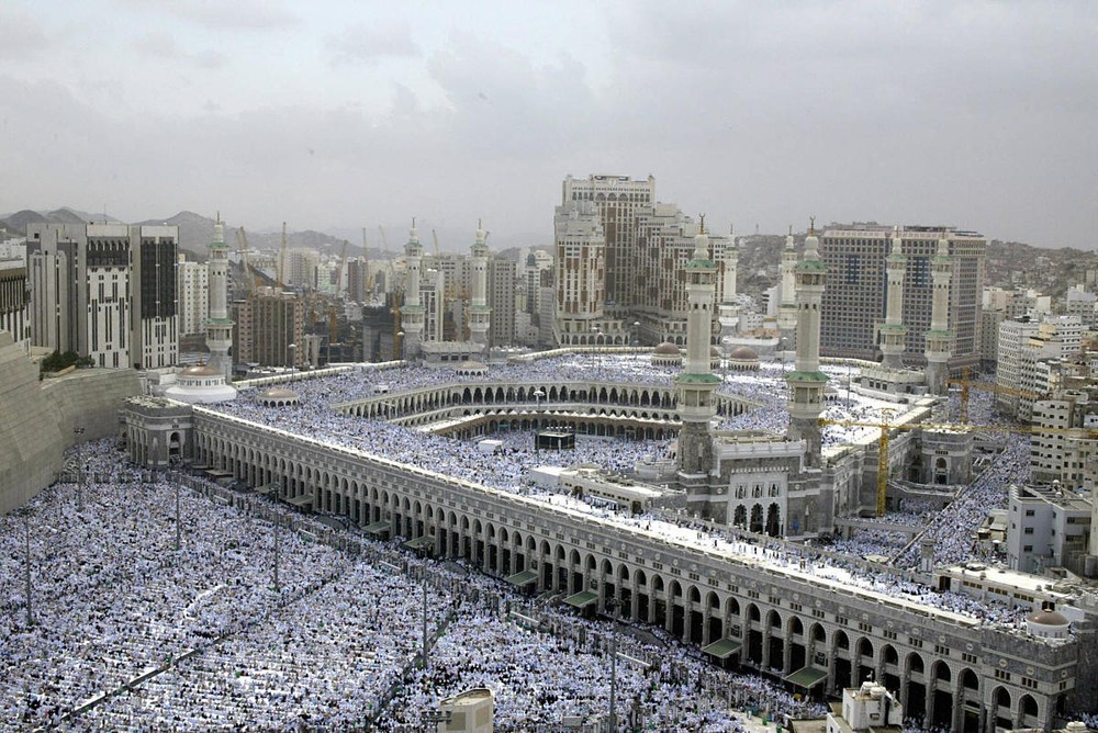 بالصور .. كيف تغير الحرم المكي خلال 100 عام 200410