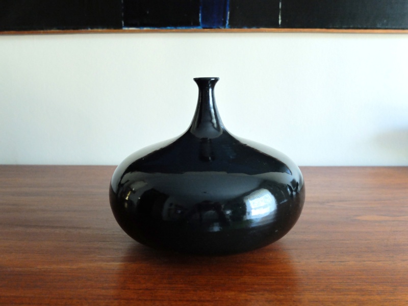 Céramique "boule" noire à identifier Dscf4311