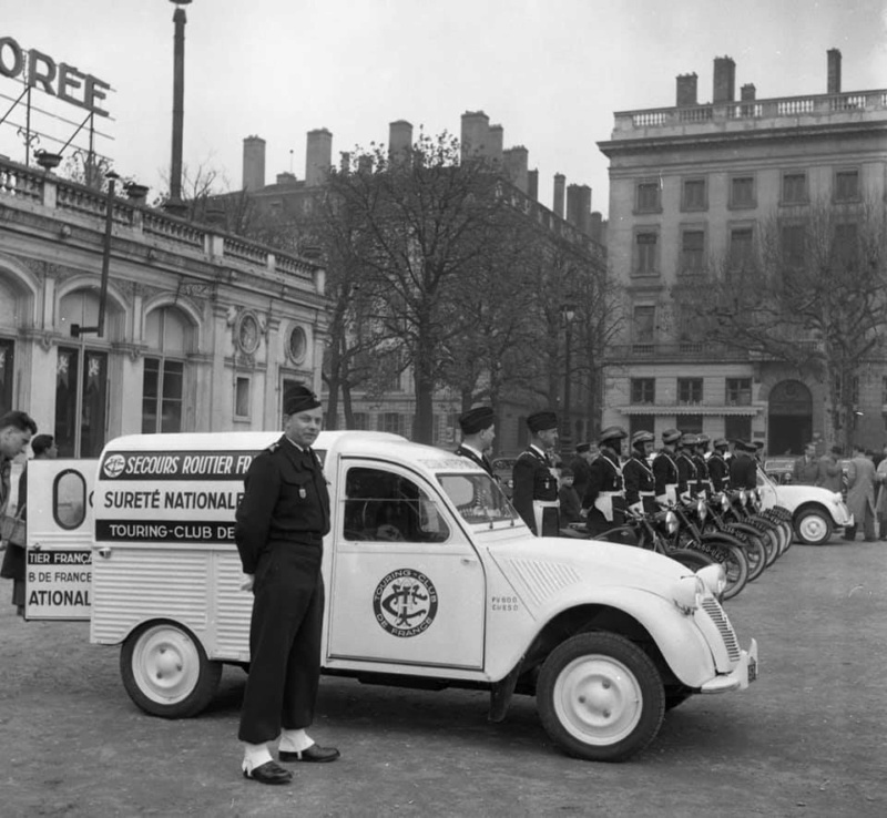 Les 2cv du Secours Routier Français 10694210