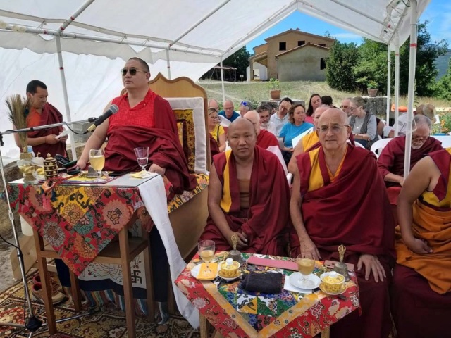 Rabjam Ripoché viendra consacrer le nouveau Stupa de Nyima Dzong 68437610
