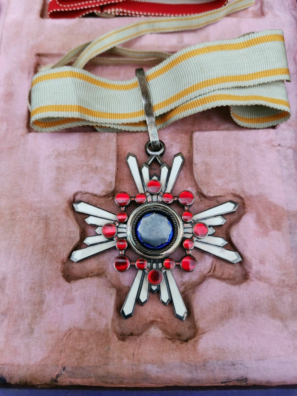 Exceptionnel coffret rangement médailles officier Japonais WW2 Coffre25