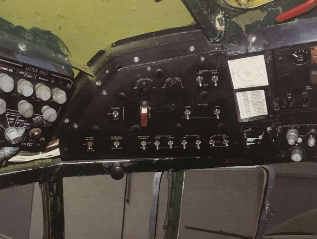touraine - (montage) ITALERI - 1/72 - DOUGLAS C-47 SKYTRAIN - français avec bandes de survol!  GT 1/15 "Touraine" 55cf4210